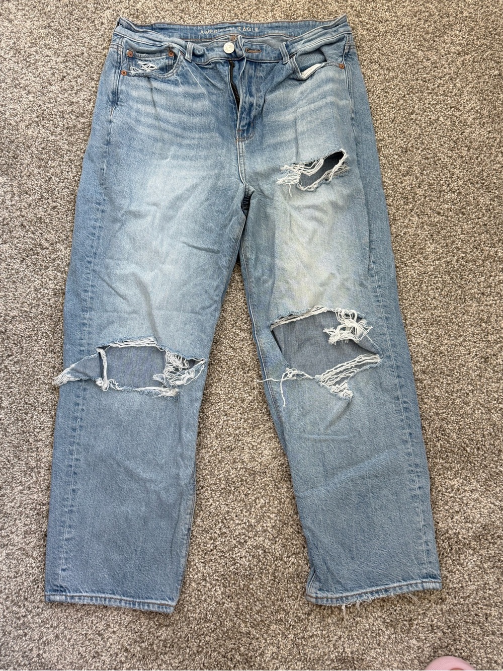 American Eagle Outfitters Light Blue Distressed Relaxed Jeans